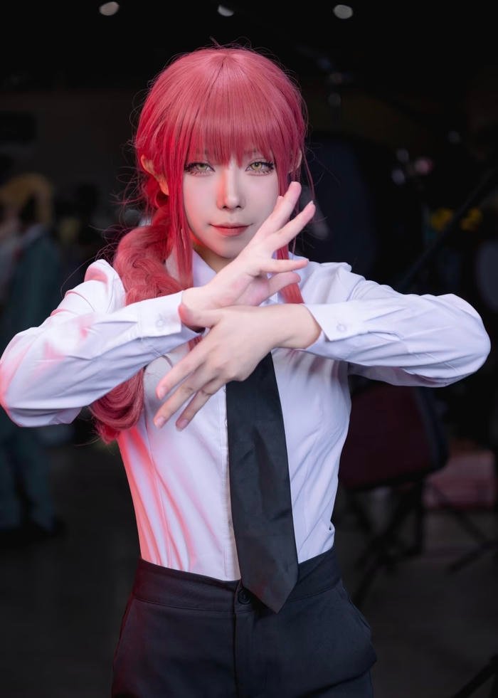 Makima cosplay theo bản anime
