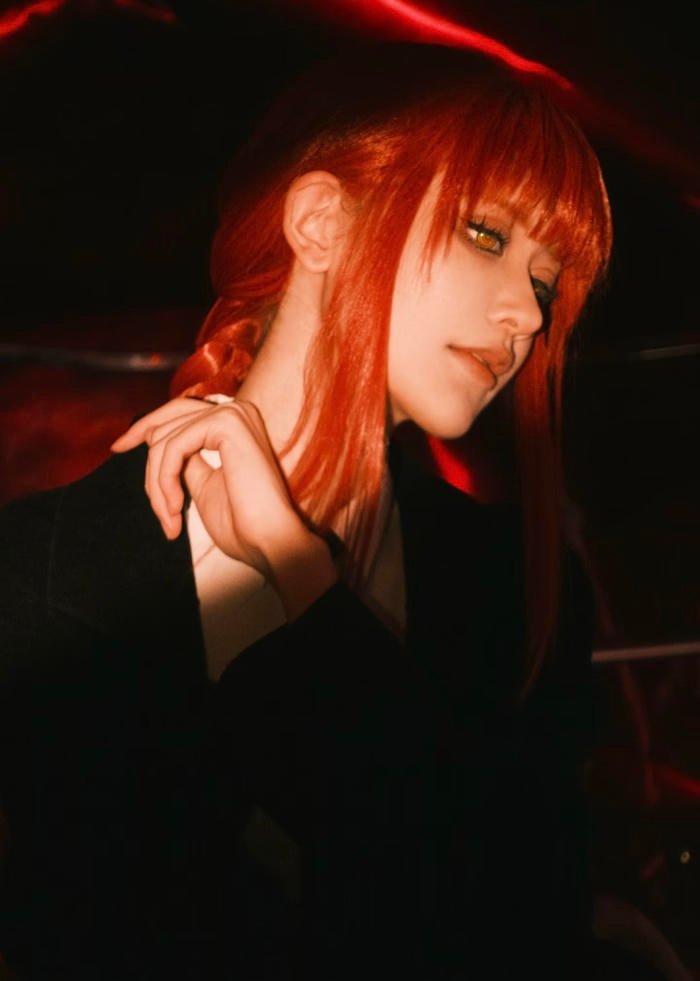 Makima tái hiện ngoài đời