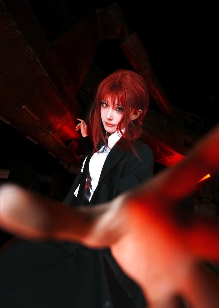 ảnh Makima phong cách áp đảo