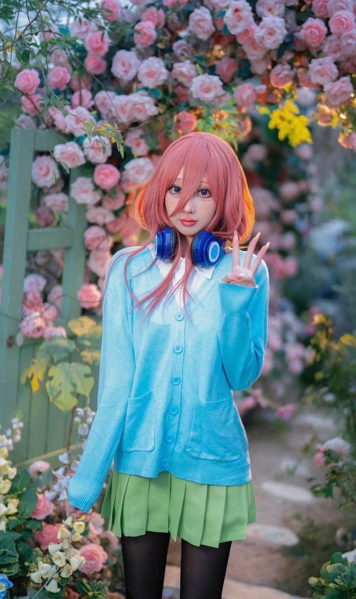 ảnh Miku Nakano phiên bản cosplay