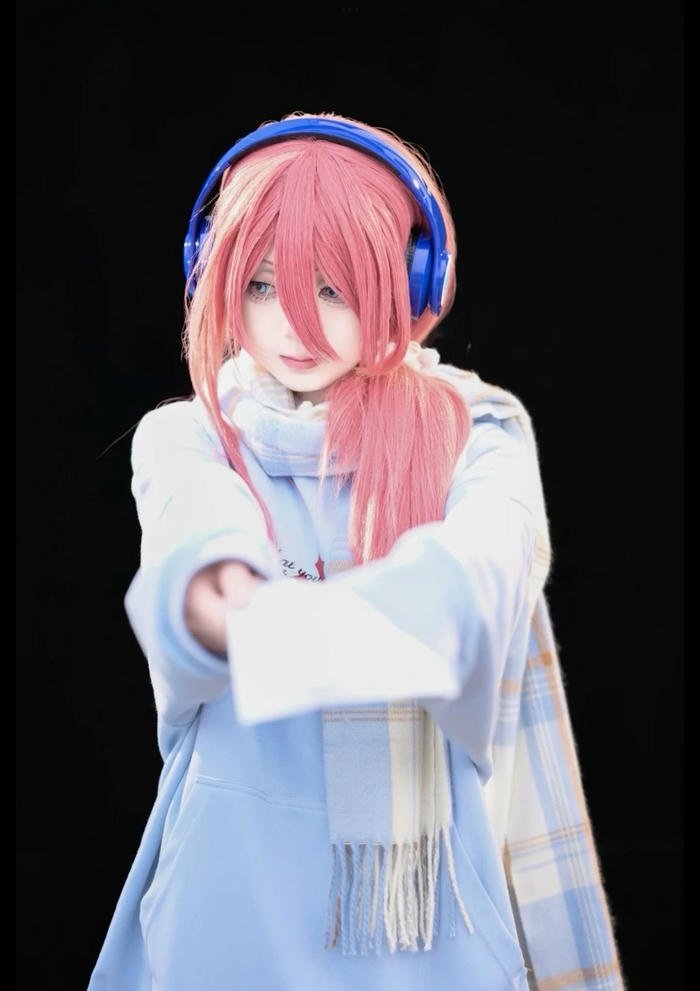 ảnh cosplay Miku Nakano HD