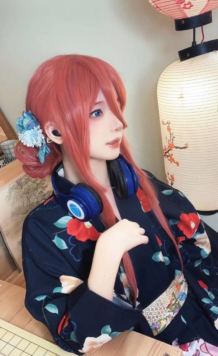 ảnh cosplay Miku Nakano nghệ thuật