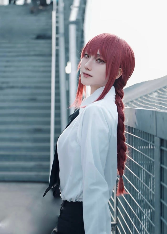 cosplay Makima với tóc dài