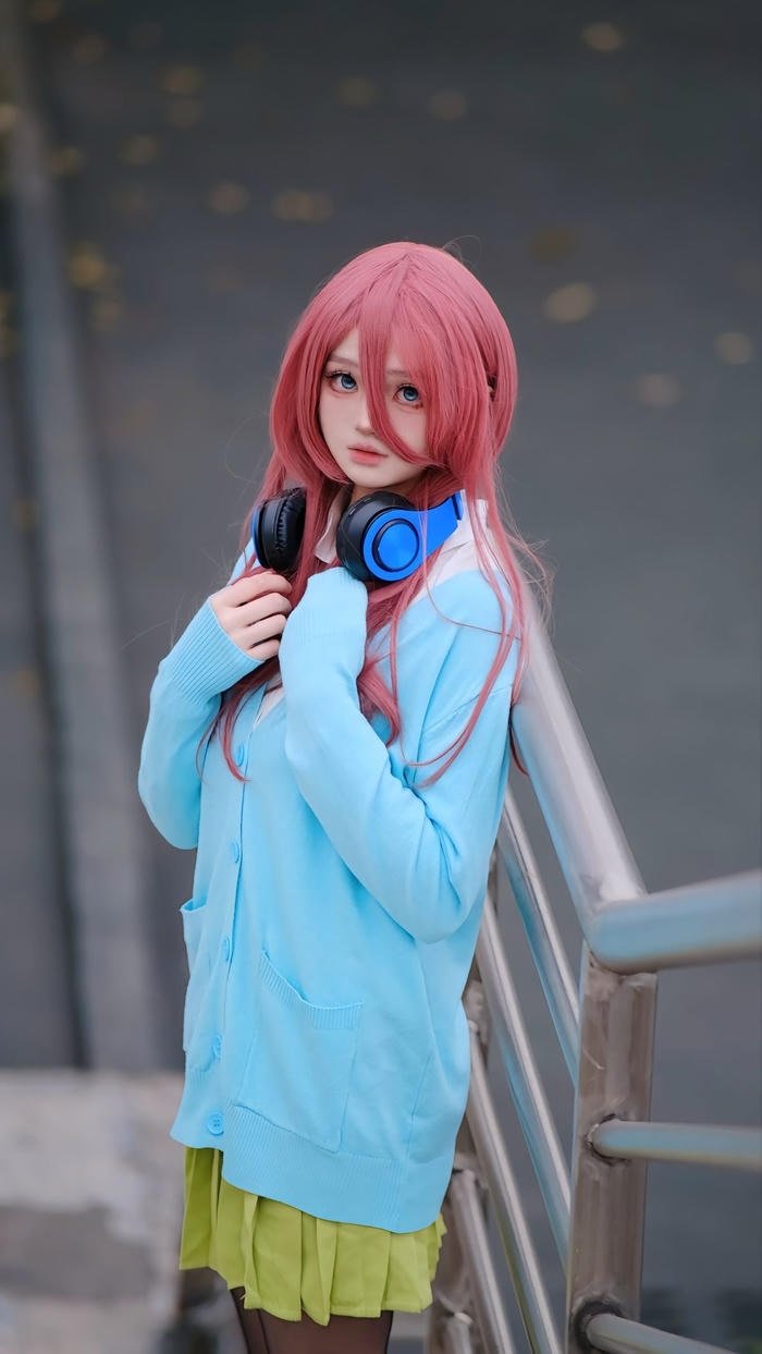 hình Miku Nakano anime cosplay