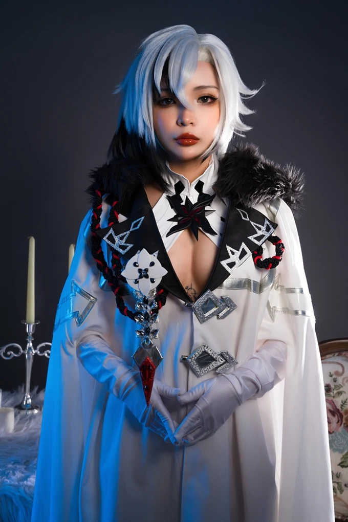 Quyến rũ đầy mê hoặc ảnh JAV cosplay không che