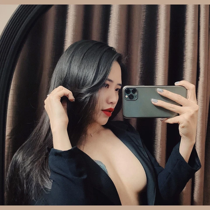 Ảnh Thiên Địa gợi cảm nóng bỏng