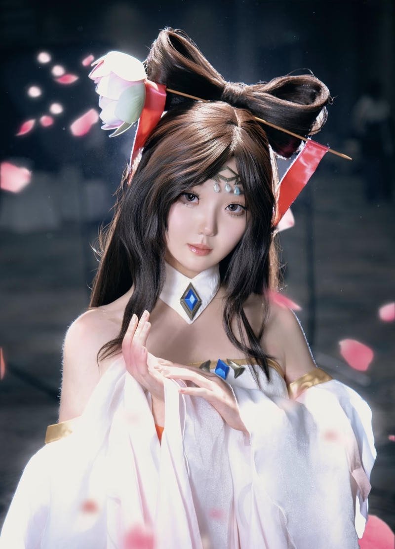 Ảnh cosplay Điêu Thuyền phối váy lụa rủ tự nhiên