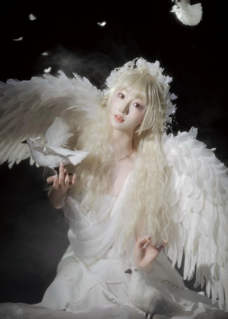 Ảnh cosplay thiên thần với tạo hình tinh giản