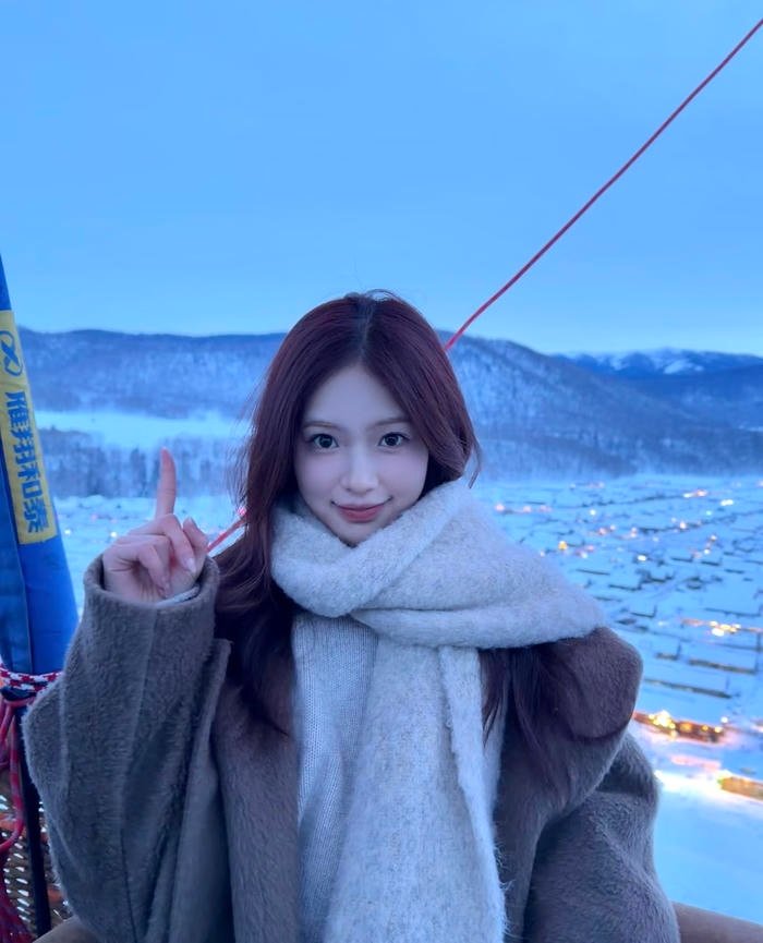 Ảnh gái xinh 2k gương mặt xinh xắn trong khung hình