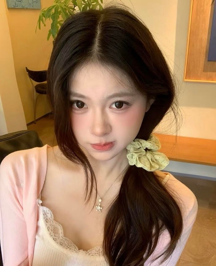 Ảnh gái xinh 2k với nét đẹp tự nhiên tươi sáng