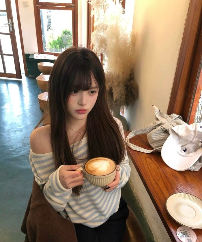 Ảnh gái xinh 2k với thần thái cuốn hút tự nhiên