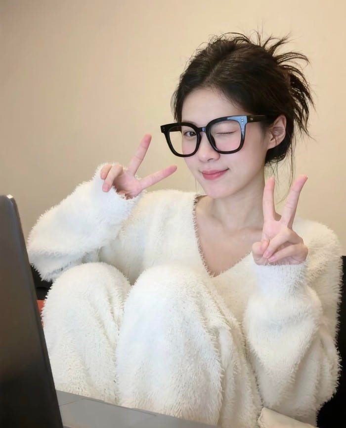 Ảnh gái xinh 2k11 ánh nhìn nhẹ nhàng tạo cảm nhận tích cực