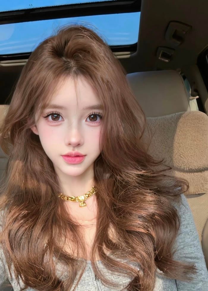 Ảnh gái xinh 2k2 gương mặt tươi tắn ánh nhìn thu hút