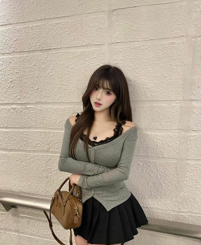 Ảnh gái xinh 2k3 ánh mắt cuốn hút khi chụp