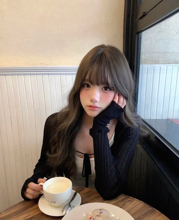 Ảnh gái xinh 2k3 ánh nhìn ấn tượng trong khung hình