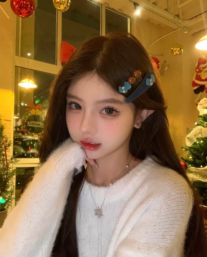 Ảnh gái xinh 2k3 ánh nhìn nổi bật giữa khung cảnh