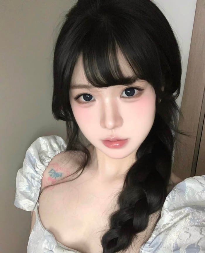 Ảnh gái xinh 2k4 ánh nhìn đầy sức sống