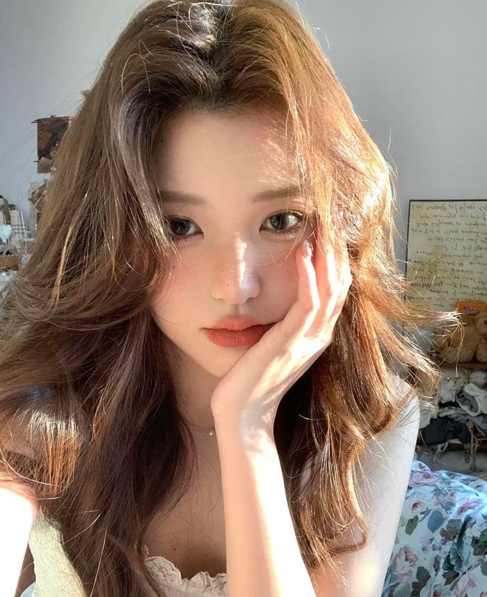 Ảnh gái xinh 2k5 ánh mắt long lanh giữa khung cảnh