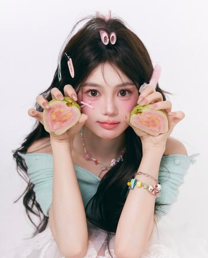 Ảnh gái xinh 2k5 diện trang phục giản dị chụp ảnh