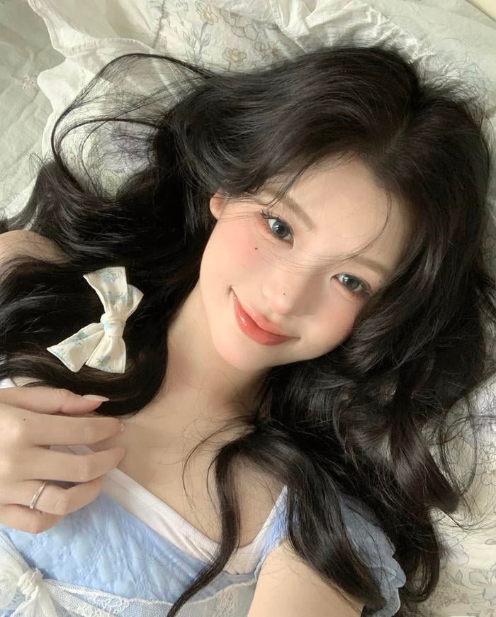 Ảnh gái xinh 2k5 diện trang phục trẻ trung chụp ảnh