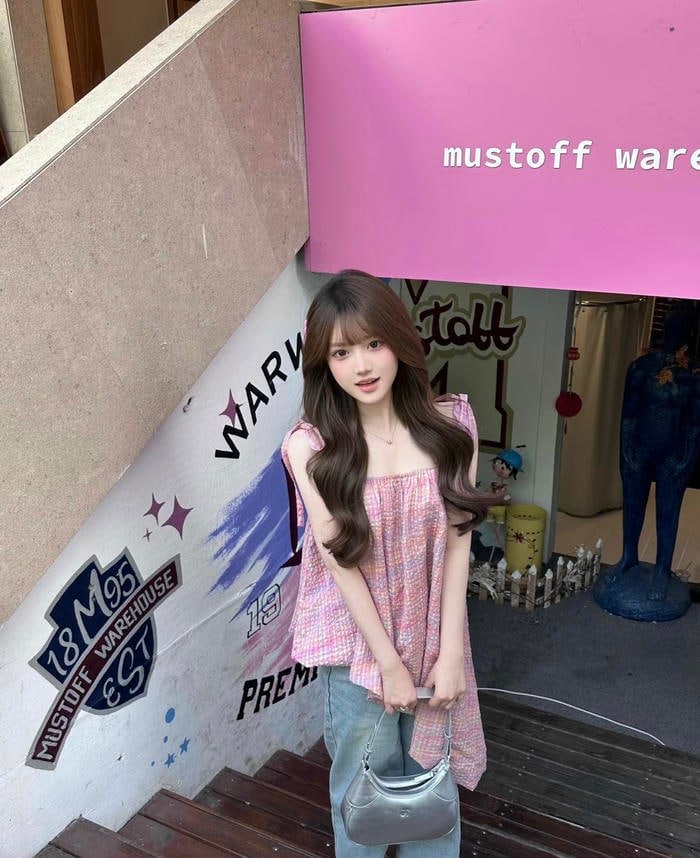 Ảnh gái xinh 2k7 trang phục gọn gàng phù hợp hoàn cảnh sử dụng