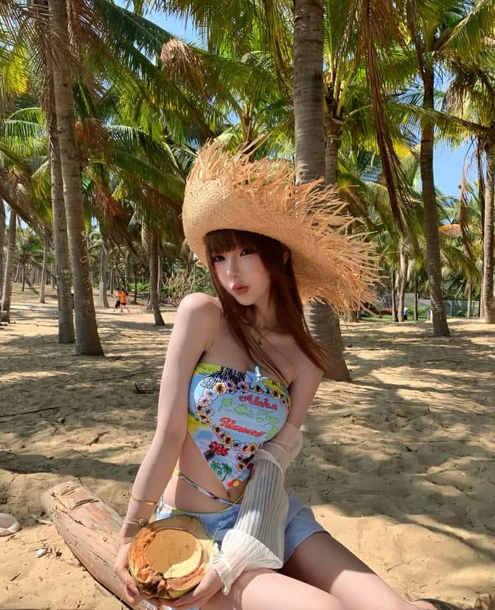 Ảnh gái xinh 2k9 biểu cảm vui vẻ phù hợp nội dung lành mạnh