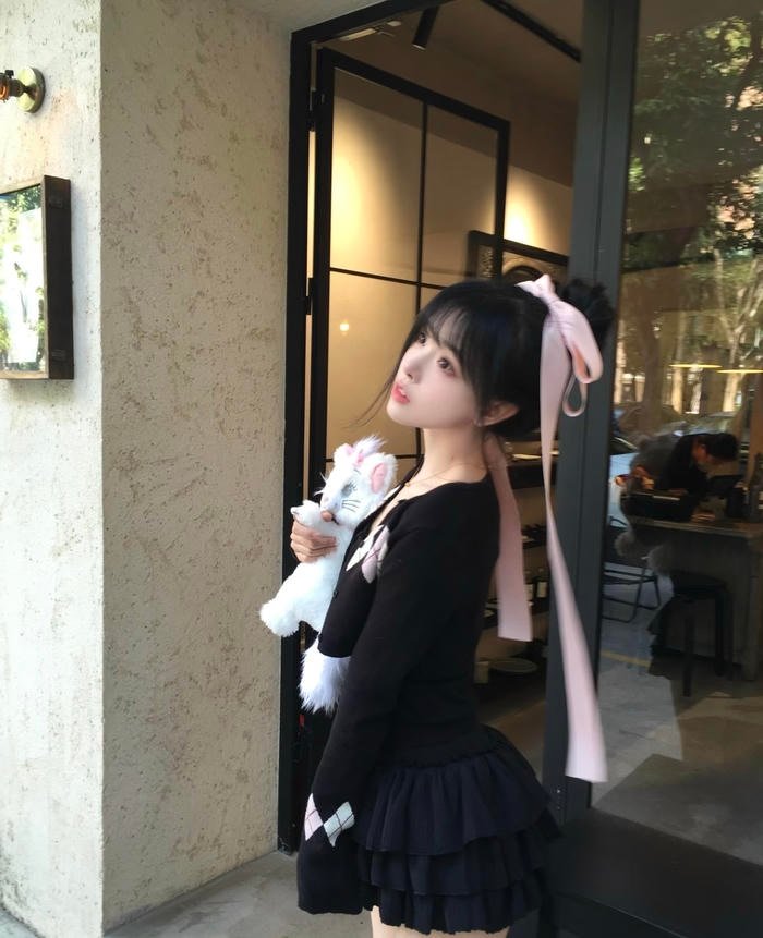 Ảnh gái xinh 2k9 gương mặt trẻ trung đúng tinh thần tuổi học trò