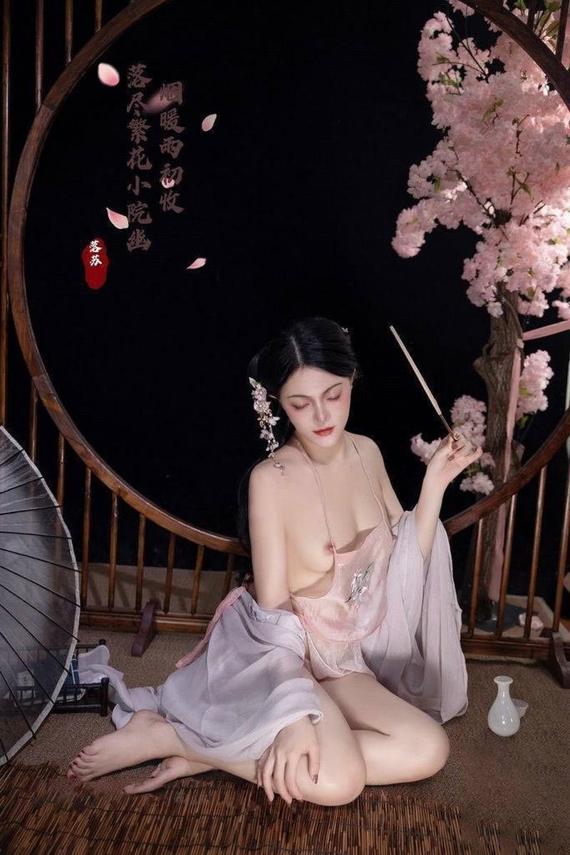 Ảnh sex cổ trang thiếu nữ lộ ngực đẹp sexy