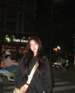 Bức ảnh gái xinh 2k5 cho thấy vẻ ngoài đẹp hài hòa