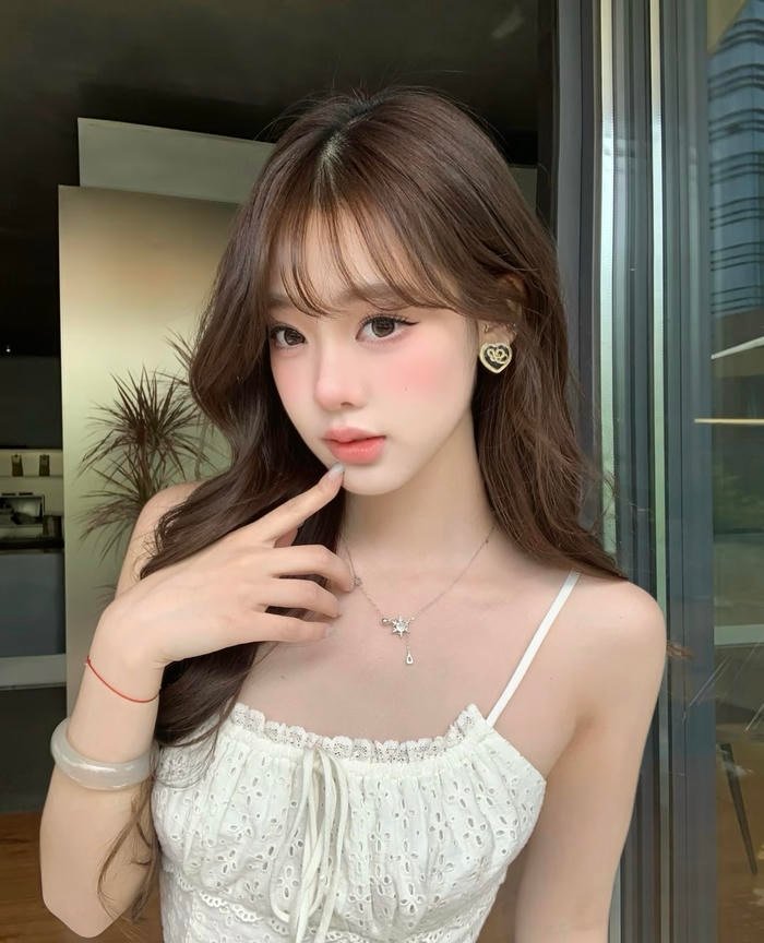 Bức ảnh gái xinh 2k7 bố cục đơn giản không gây rối mắt