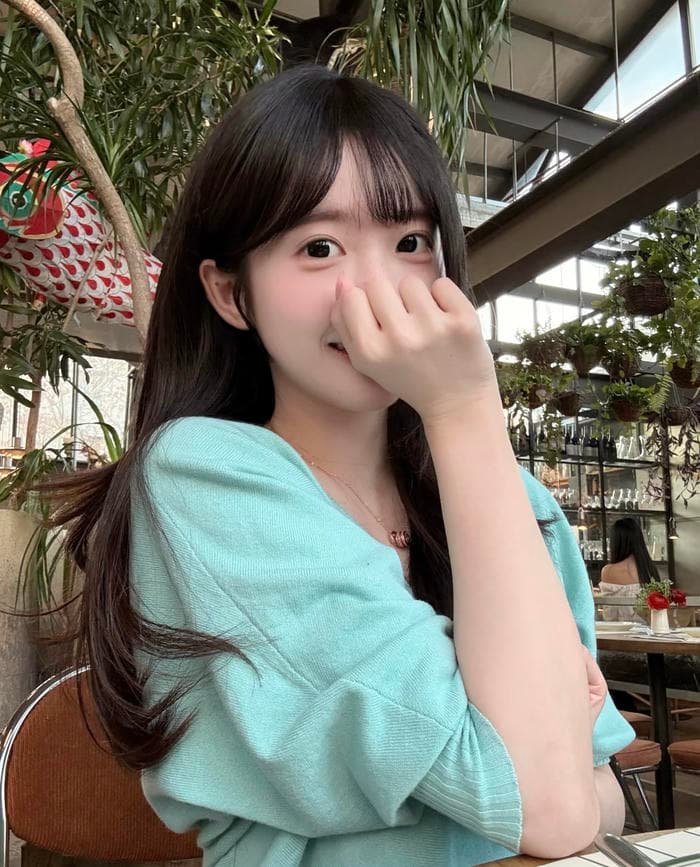 Bức ảnh gái xinh 2k8 ánh mắt trong sáng khiến hình ảnh rất dễ mến