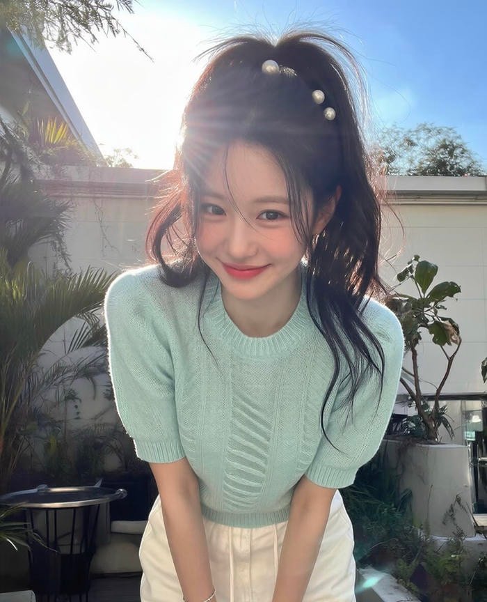 Bức ảnh gái xinh 2k8 nét đáng yêu thể hiện rõ qua biểu cảm