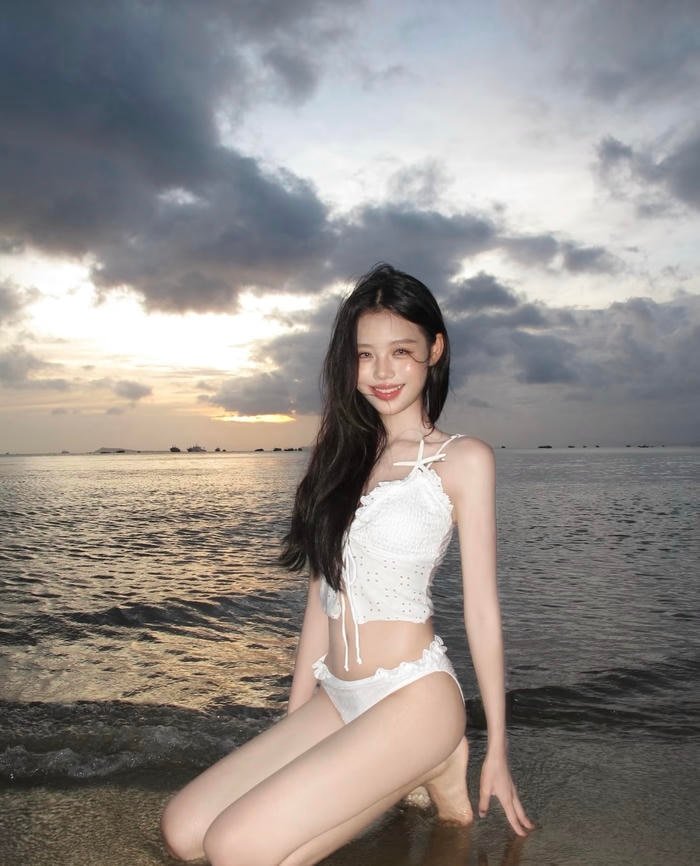 Bức ảnh gái xinh Trung Quốc mặc bikini khơi gợi cảm giác muốn nghỉ ngơi