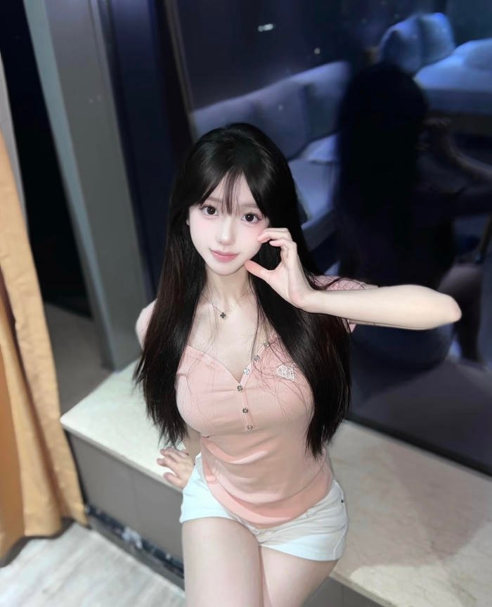 Bức hình gái xinh 2k7 ghi lại sinh hoạt cá nhân nhẹ nhàng