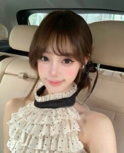 Bức hình gái xinh 2k7 sinh hoạt nhẹ nhàng trong đời sống hằng ngày