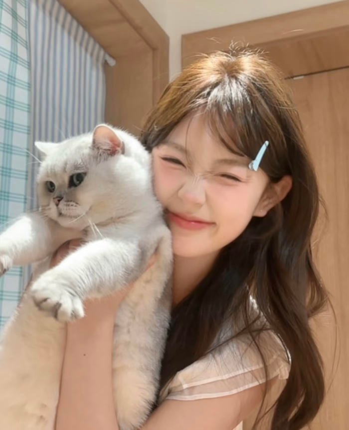 Bức hình gái xinh 2k8 diện mạo xinh xắn tạo ấn tượng nhẹ nhàng