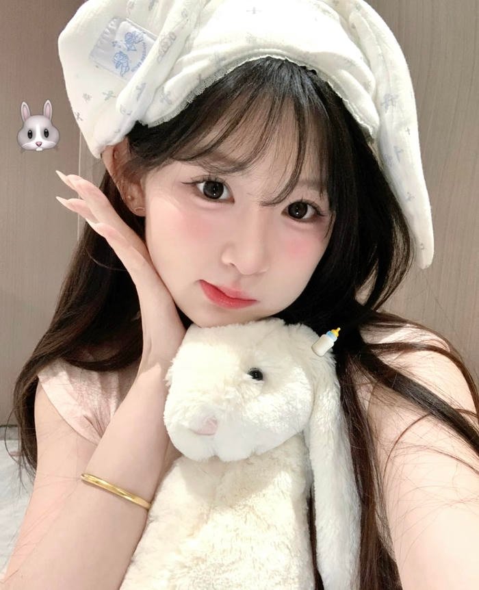 Bức hình gái xinh 2k8 vẻ xinh xắn khiến hình ảnh rất dễ nhớ