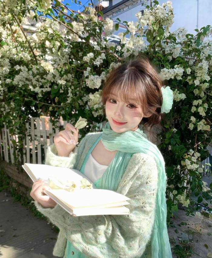 Bức hình gái xinh 2k9 ánh mắt trong sáng mang cảm giác an toàn