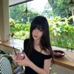 Bức hình gái xinh 2k9 biểu cảm vui vẻ làm hình ảnh sinh động