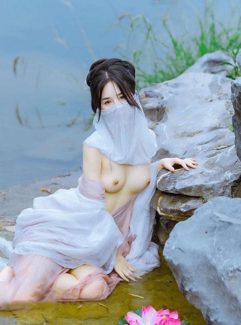 Cổ trang sex mỹ nhân lộ hàng nóng bỏng