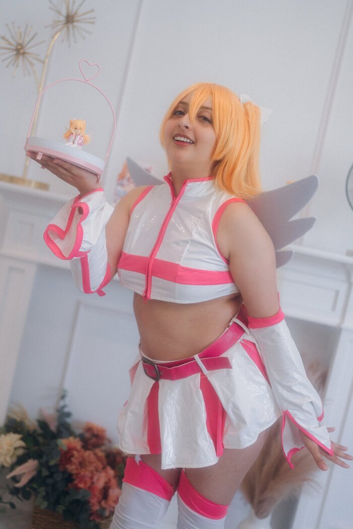 Cosplay cánh thiên thần nhỏ đáng yêu, dễ thương
