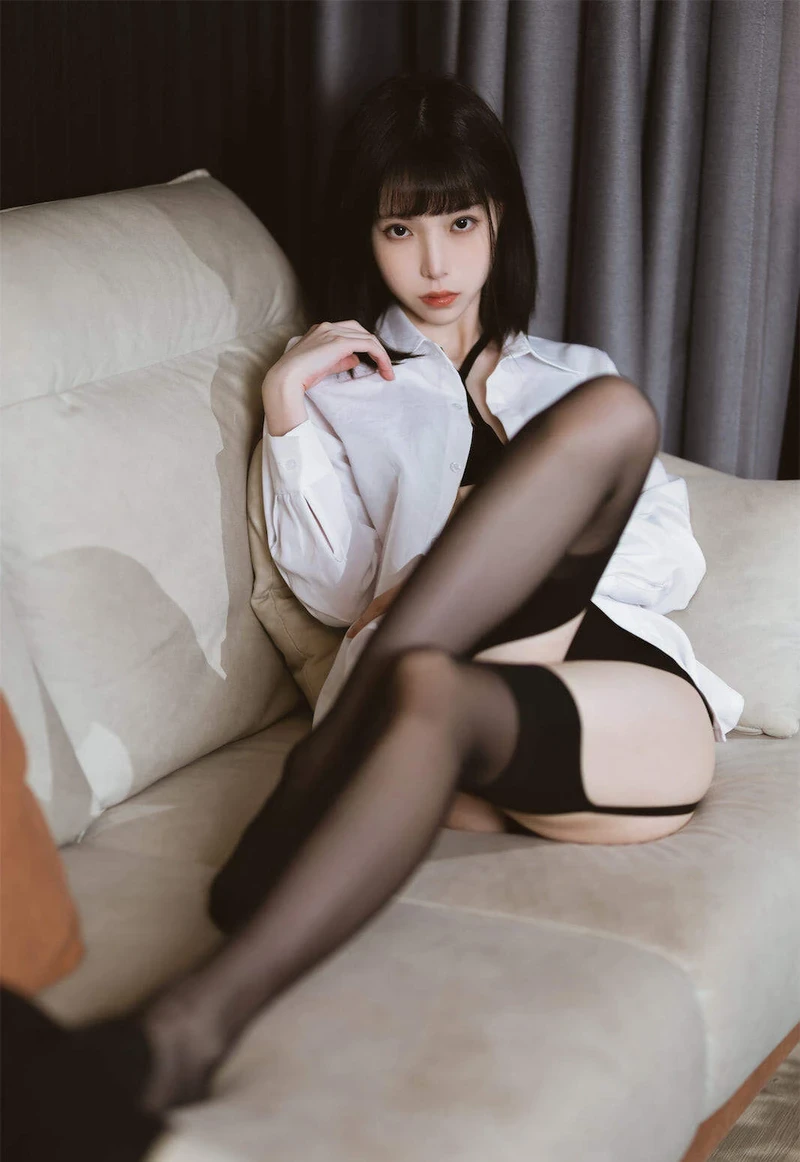 Cosplay hình nude say mê táo bạo
