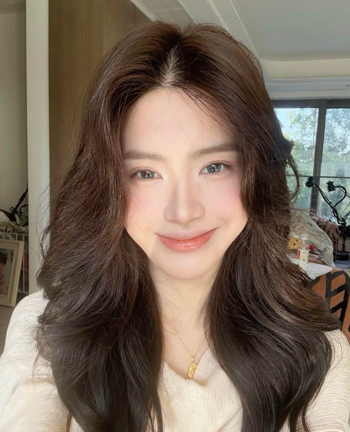 Gái xinh 2k10 với ánh mắt trong veo đầy dễ thương