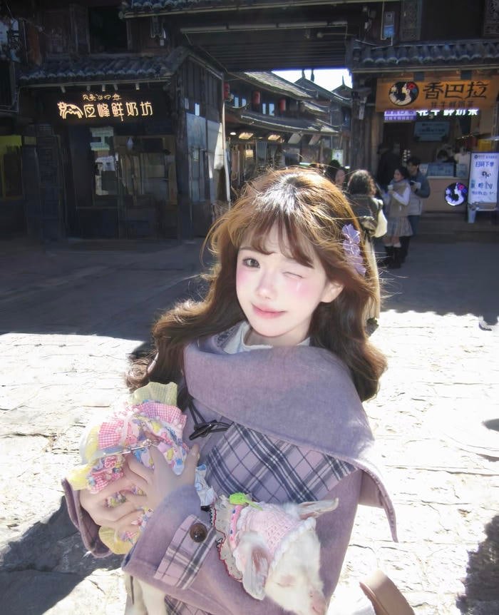 Gái xinh 2k11 mang vẻ ngoài nhẹ nhàng đúng độ tuổi