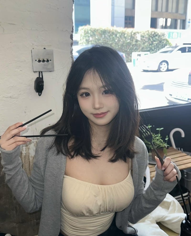 Gái xinh douyin thể hiện nhan sắc rõ nét