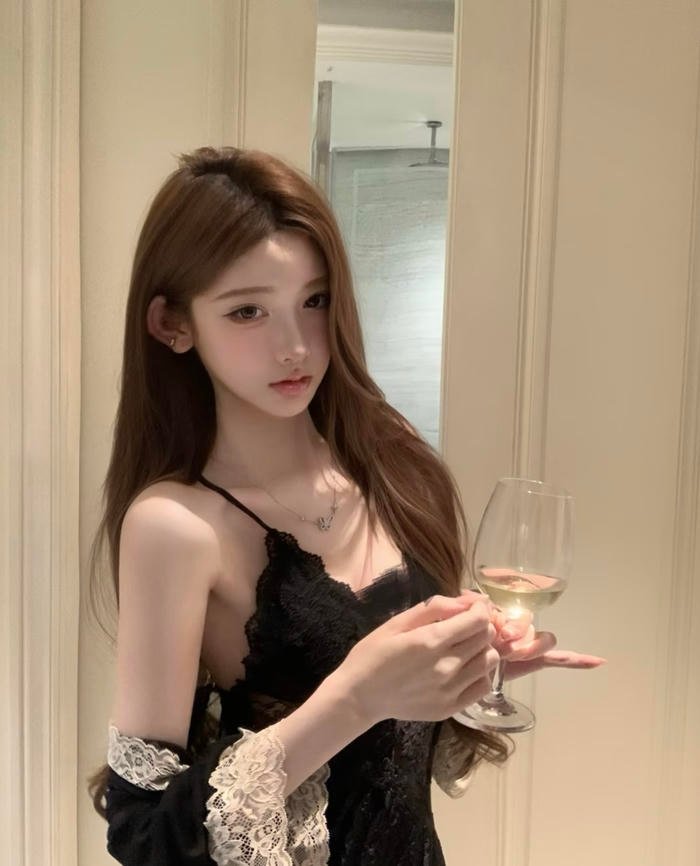 Hình ảnh gái xinh 2k phong cách nhẹ nhàng thanh lịch