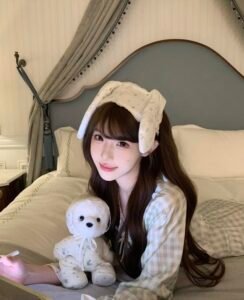 Hình ảnh gái xinh 2k10 cười mỉm đầy thiện cảm