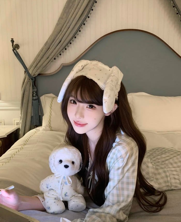 Hình ảnh gái xinh 2k10 cười mỉm đầy thiện cảm