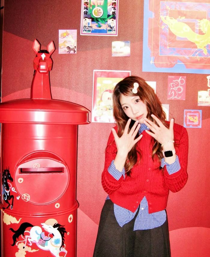 Hình ảnh gái xinh 2k10 nở nụ cười tươi sáng