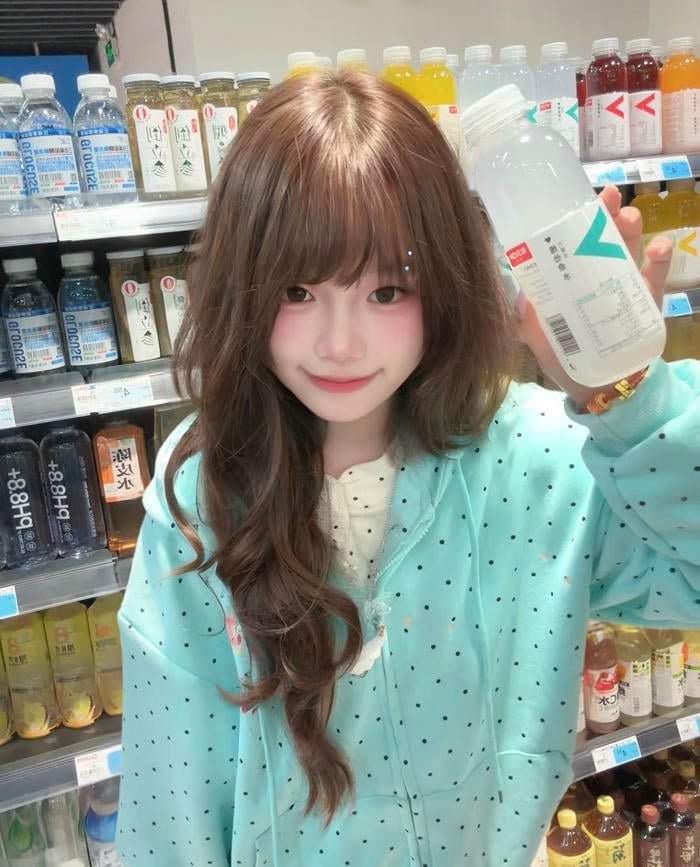 Hình ảnh gái xinh 2k11 biểu hiện nhẹ nhàng tạo sự dễ chịu